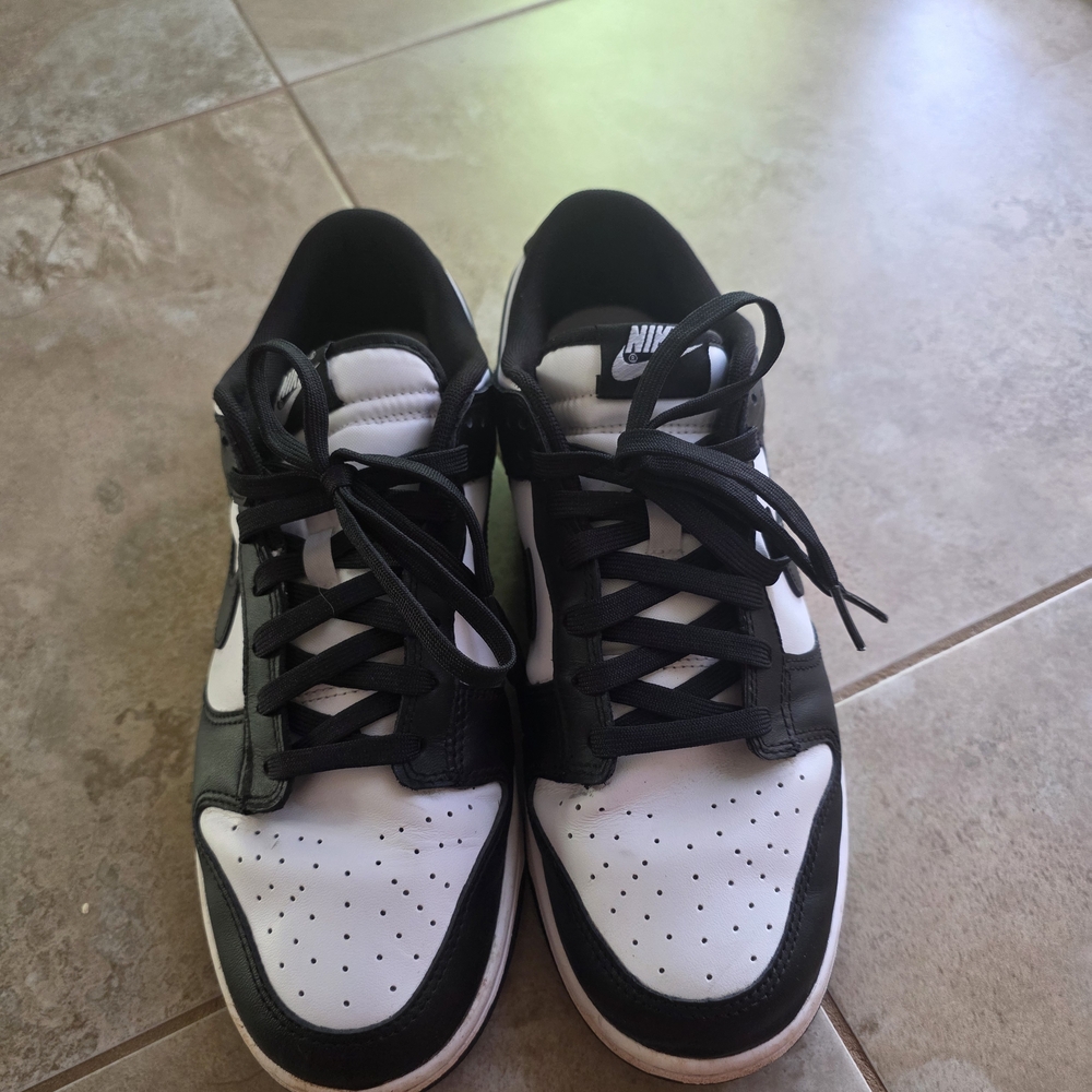 Nike Men's Black and White Sneakers